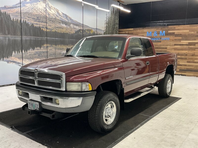 2001 Dodge Ram 2500 SLT 4X4 / 5.9L DIESEL / HEATED SEATS/ 127,000 MILE  / LOCAL OREGON TRUCK / RUST FREE / SUPER CLEAN / FRONT & REAR TOWING PKG - Photo 1 - Gladstone, OR 97027