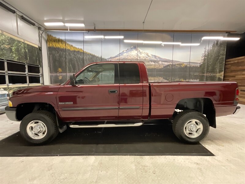 2001 Dodge Ram 2500 SLT 4X4 / 5.9L DIESEL / HEATED SEATS/ 127,000 MILE  / LOCAL OREGON TRUCK / RUST FREE / SUPER CLEAN / FRONT & REAR TOWING PKG - Photo 3 - Gladstone, OR 97027