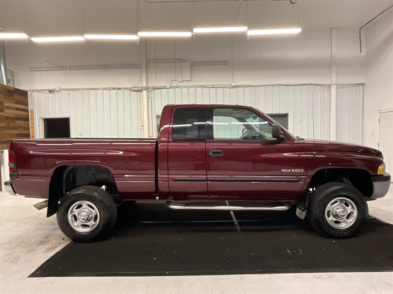 2001 Dodge Ram 2500 SLT 4X4 / 5.9L DIESEL / HEATED SEATS/ 127,000 MILE  / LOCAL OREGON TRUCK / RUST FREE / SUPER CLEAN / FRONT & REAR TOWING PKG - Photo 4 - Gladstone, OR 97027