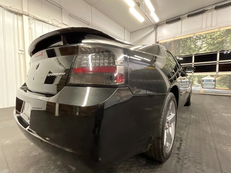 2010 Dodge Charger Rallye Sedan / 3.5L V6 HIGH OUTPUT / 1-OWNER  LOCAL CAR / CLEAN & SHARP !! - Photo 11 - Gladstone, OR 97027