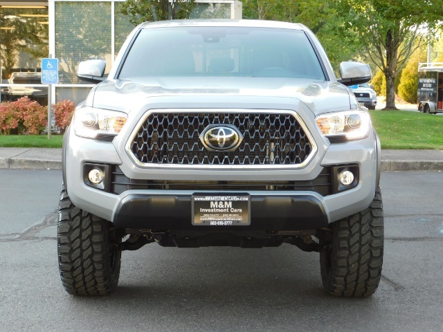 2018 Toyota Tacoma TRD Off-Road / 4X4 / 6-SPEED MANUAL/ LIFTED LIFTED