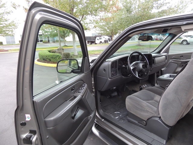 2006 Chevrolet Silverado 1500 LS / 4X4 / Extended Cab 4-Door / 5.3 Liter   - Photo 13 - Portland, OR 97217