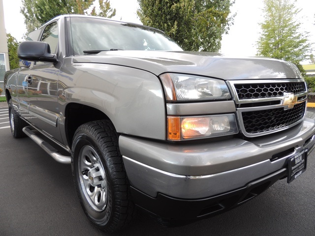 2006 Chevrolet Silverado 1500 LS / 4X4 / Extended Cab 4-Door / 5.3 Liter   - Photo 10 - Portland, OR 97217