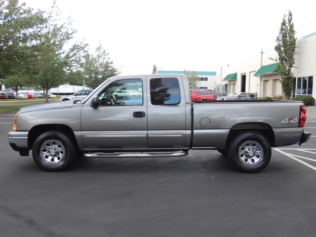 2006 Chevrolet Silverado 1500 LS / 4X4 / Extended Cab 4-Door / 5.3 Liter   - Photo 3 - Portland, OR 97217