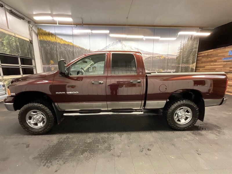 2004 Dodge Ram 2500 SLT Quad Cab 4X4 / 5.7L HEMI GAS / 1-OWNER LOCAL  RUST FREE / SHARP & CLEAN / 101,000 MILES - Photo 3 - Gladstone, OR 97027