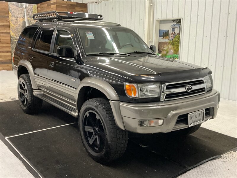 1999 Toyota 4Runner Limited 4X4 / 3.4L V6 / LIFTED / FRESH TIMING BELT  / 1-OWNER / REAR DIFF LOCKS - Photo 2 - Gladstone, OR 97027