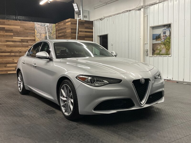 2017 Alfa Romeo Giulia   - Photo 2 - Gladstone, OR 97027