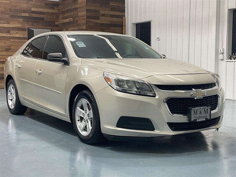 2015 Chevrolet Malibu LS 4dr Sedan / 2.5L 4Cyl / Great service history   - Photo 2 - Gladstone, OR 97027