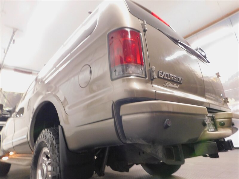 2003 Ford Excursion Limited Sport Utilit   - Photo 25 - Gladstone, OR 97027