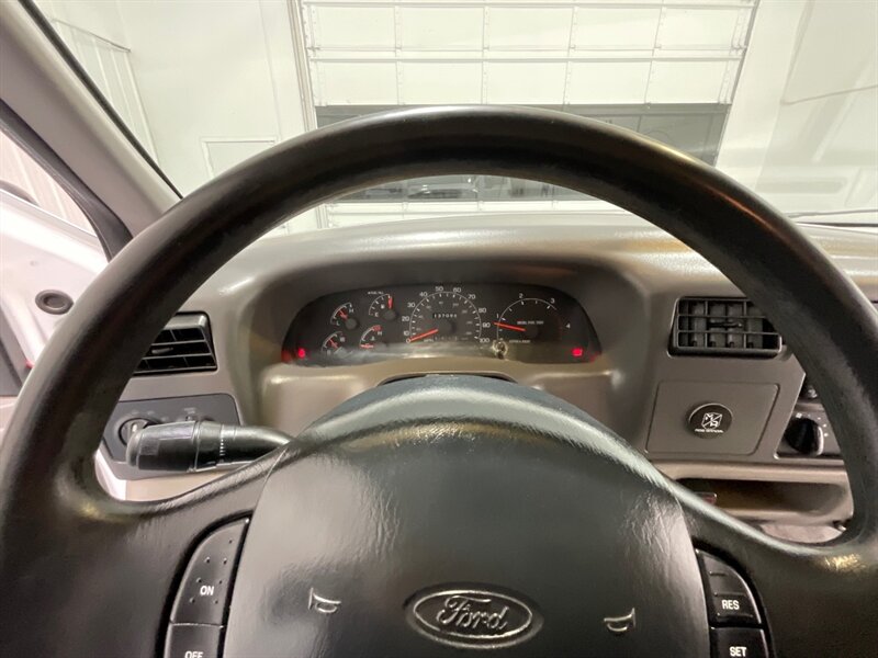 2000 Ford F-250 XLT Crew Cab 4X4 6-SPEED MANUAL / 7.3L DIESEL  / SHORT BED / LOW MILES - Photo 42 - Gladstone, OR 97027