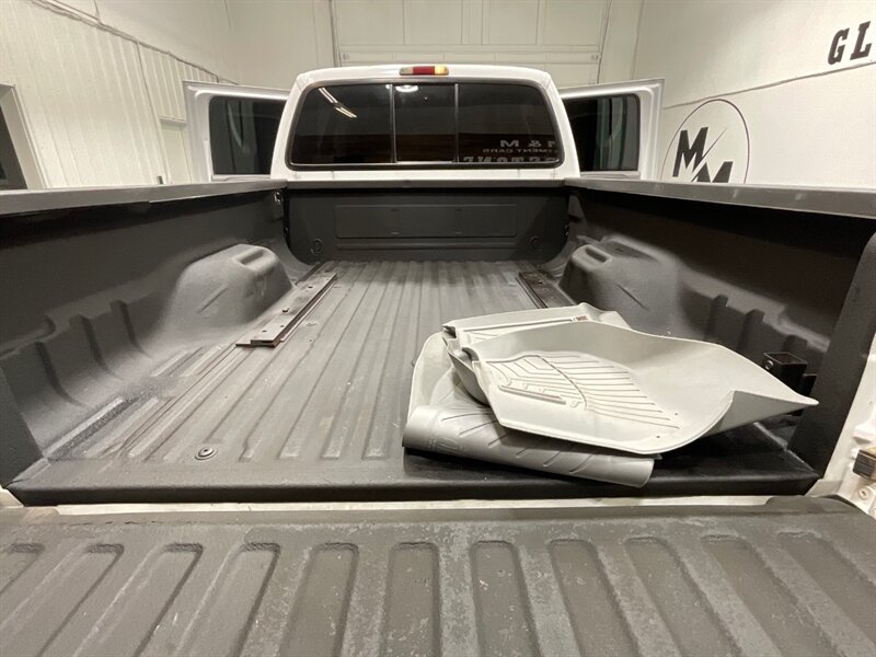 2000 Ford F-250 XLT Crew Cab 4X4 6-SPEED MANUAL / 7.3L DIESEL / ZERO RUST / SHORT BED / LOW MILES - Photo 11 - Gladstone, OR 97027