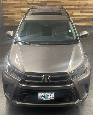 2019 Toyota Highlander SE Sport Utility AWD   - Photo 40 - Gladstone, OR 97027