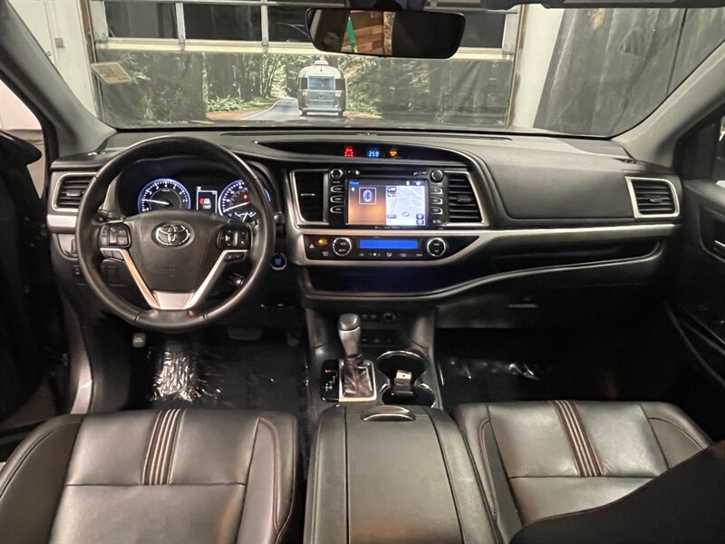 2019 Toyota Highlander SE Sport Utility AWD   - Photo 22 - Gladstone, OR 97027