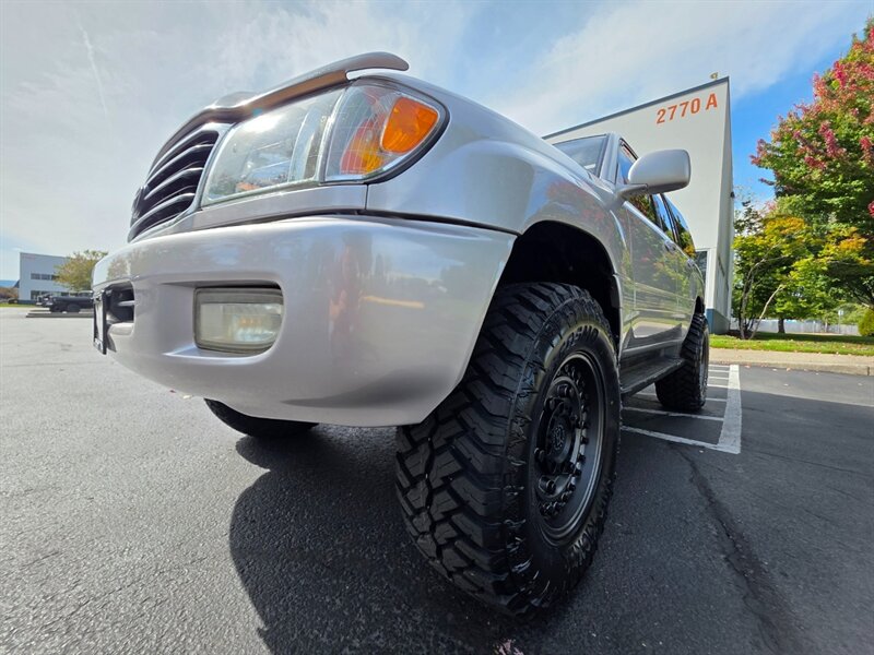 1999 Toyota Land Cruiser / 4X4 / DUAL DIFFERENTIAL LOCKER / TIMING BELT DONE / BRAND NEW OLD MAN EMU LIFT / BRAND NEW WHEELS AND TIRES / FULLY LOADED / ZERO RUST - Photo 10 - Portland, OR 97217