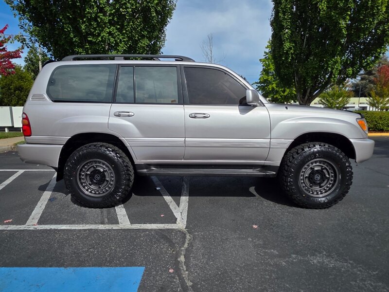 1999 Toyota Land Cruiser / 4X4 / DUAL DIFFERENTIAL LOCKER / TIMING BELT DONE / BRAND NEW OLD MAN EMU LIFT / BRAND NEW WHEELS AND TIRES / FULLY LOADED / ZERO RUST - Photo 4 - Portland, OR 97217