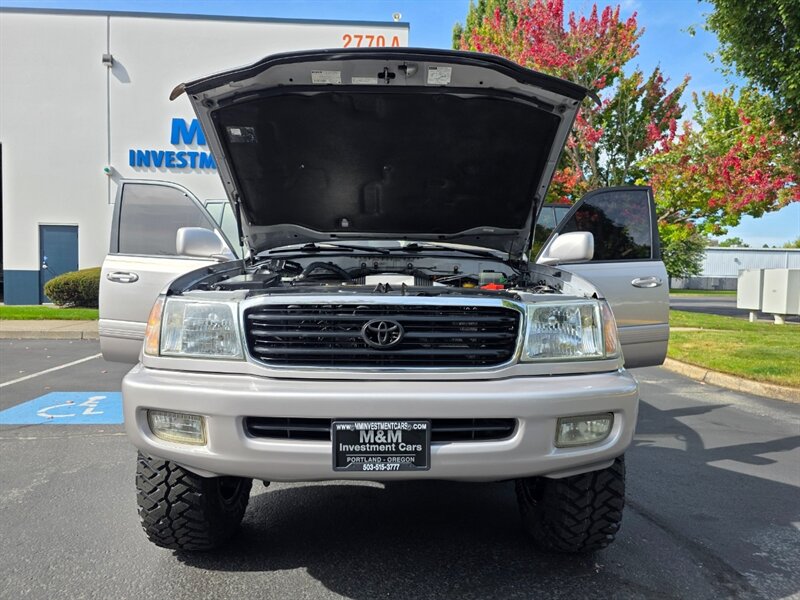 1999 Toyota Land Cruiser / 4X4 / DUAL DIFFERENTIAL LOCKER / TIMING BELT DONE / BRAND NEW OLD MAN EMU LIFT / BRAND NEW WHEELS AND TIRES / FULLY LOADED / ZERO RUST - Photo 29 - Portland, OR 97217