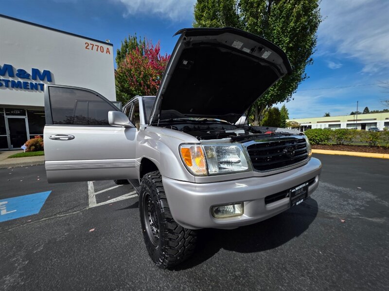 1999 Toyota Land Cruiser / 4X4 / DUAL DIFFERENTIAL LOCKER / TIMING BELT DONE / BRAND NEW OLD MAN EMU LIFT / BRAND NEW WHEELS AND TIRES / FULLY LOADED / ZERO RUST - Photo 25 - Portland, OR 97217