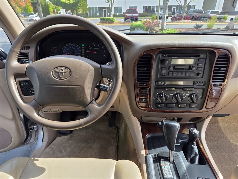 1999 Toyota Land Cruiser / 4X4 / DUAL DIFFERENTIAL LOCKER / TIMING BELT DONE / BRAND NEW OLD MAN EMU LIFT / BRAND NEW WHEELS AND TIRES / FULLY LOADED / ZERO RUST - Photo 33 - Portland, OR 97217