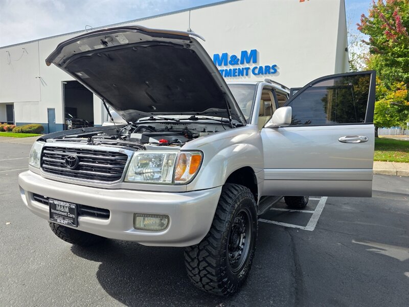 1999 Toyota Land Cruiser / 4X4 / DUAL DIFFERENTIAL LOCKER / TIMING BELT DONE / BRAND NEW OLD MAN EMU LIFT / BRAND NEW WHEELS AND TIRES / FULLY LOADED / ZERO RUST - Photo 26 - Portland, OR 97217