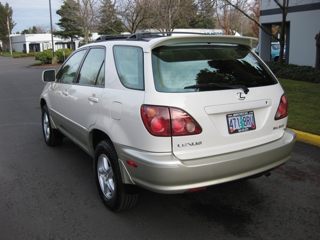 2000 Lexus RX 300 / AWD / Leather / Heated seats   - Photo 3 - Portland, OR 97217