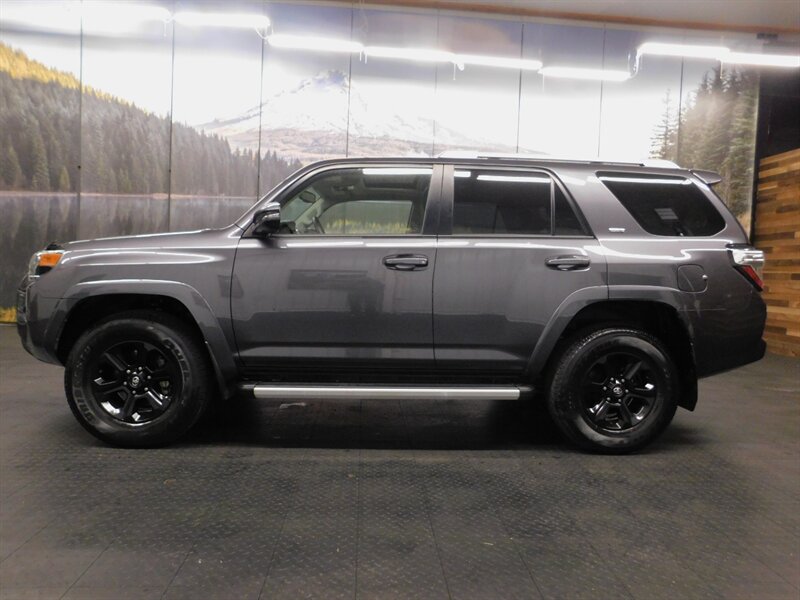 2014 Toyota 4Runner SR5 Premium 4X4 / 3R   - Photo 3 - Gladstone, OR 97027