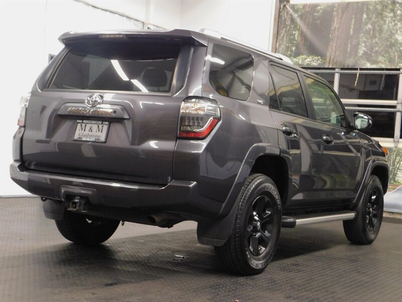 2014 Toyota 4Runner SR5 Premium 4X4 / 3R   - Photo 8 - Gladstone, OR 97027