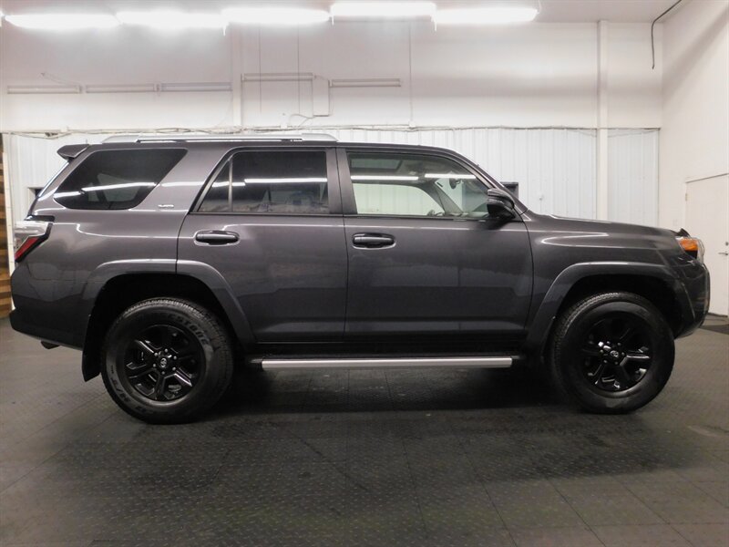 2014 Toyota 4Runner SR5 Premium 4X4 / 3R   - Photo 4 - Gladstone, OR 97027