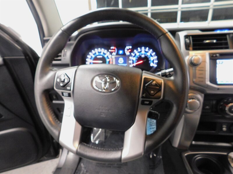 2014 Toyota 4Runner SR5 Premium 4X4 / 3R   - Photo 29 - Gladstone, OR 97027