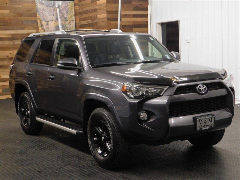 2014 Toyota 4Runner SR5 Premium 4X4 / 3R   - Photo 2 - Gladstone, OR 97027