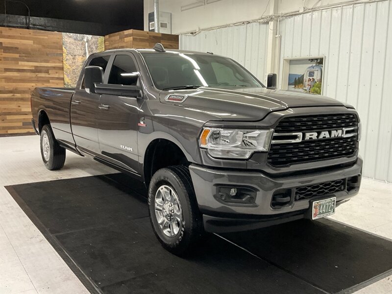 2022 RAM 3500 Big Horn Crew Cab 4X4 / 6.7L DIESEL / 4,000 MILES  / LOCAL OREGON TRUCK / BRAND NEW CONDITION / LONG BED / 1-TON - Photo 2 - Gladstone, OR 97027