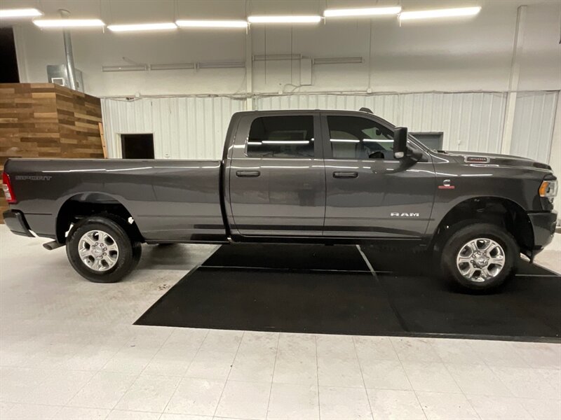 2022 RAM 3500 Big Horn Crew Cab 4X4 / 6.7L DIESEL / 4,000 MILES  / LOCAL OREGON TRUCK / BRAND NEW CONDITION / LONG BED / 1-TON - Photo 4 - Gladstone, OR 97027