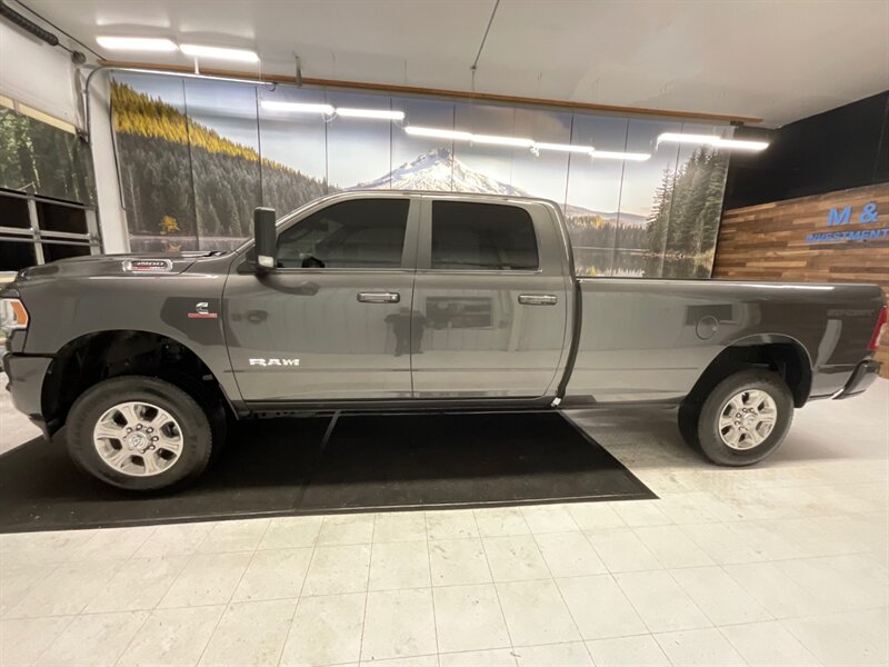 2022 RAM 3500 Big Horn Crew Cab 4X4 / 6.7L DIESEL / 4,000 MILES  / LOCAL OREGON TRUCK / BRAND NEW CONDITION / LONG BED / 1-TON - Photo 3 - Gladstone, OR 97027