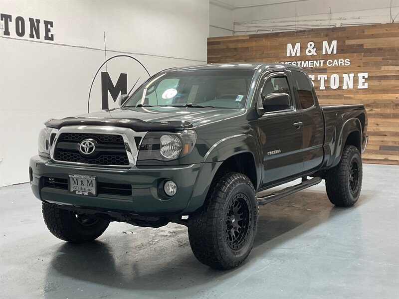 2011 Toyota Tacoma SR5 V6 4X4 LIFTED w. NEW WHEELS TIRES / 80k MILES  / Backup Camera / Towing Pkg - Photo 1 - Gladstone, OR 97027