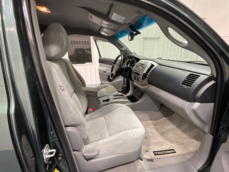 2011 Toyota Tacoma SR5 V6 4X4 LIFTED w. NEW WHEELS TIRES / 80k MILES  / Backup Camera / Towing Pkg - Photo 14 - Gladstone, OR 97027