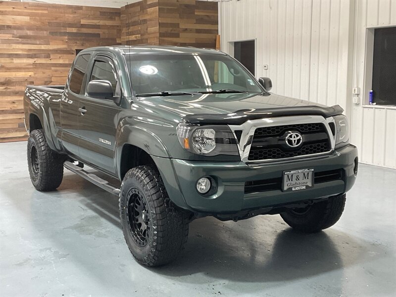 2011 Toyota Tacoma SR5 V6 4X4 LIFTED w. NEW WHEELS TIRES / 80k MILES  / Backup Camera / Towing Pkg - Photo 2 - Gladstone, OR 97027