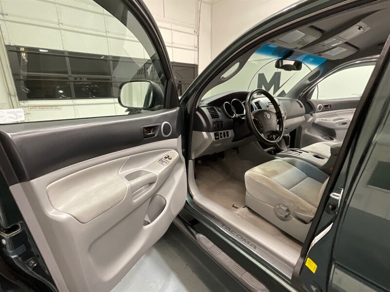 2011 Toyota Tacoma SR5 V6 4X4 LIFTED w. NEW WHEELS TIRES / 80k MILES  / Backup Camera / Towing Pkg - Photo 32 - Gladstone, OR 97027