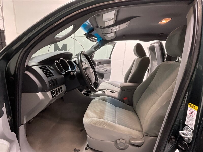 2011 Toyota Tacoma SR5 V6 4X4 LIFTED w. NEW WHEELS TIRES / 80k MILES  / Backup Camera / Towing Pkg - Photo 12 - Gladstone, OR 97027