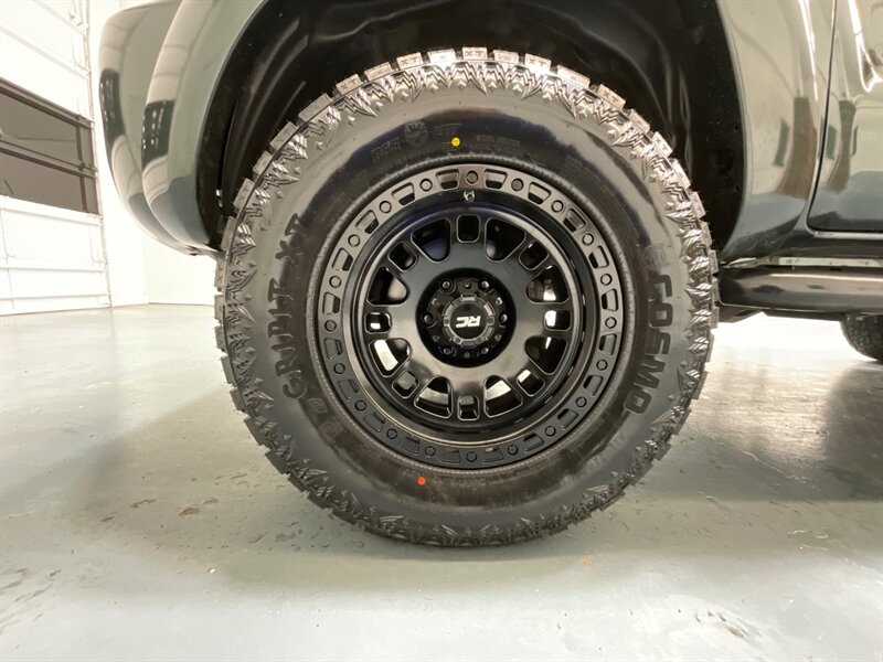 2011 Toyota Tacoma SR5 V6 4X4 LIFTED w. NEW WHEELS TIRES / 80k MILES  / Backup Camera / Towing Pkg - Photo 23 - Gladstone, OR 97027