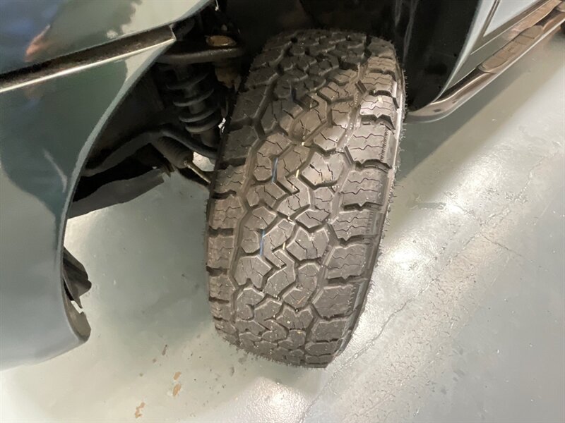 2011 Toyota Tacoma SR5 V6 4X4 LIFTED w. NEW WHEELS TIRES / 80k MILES  / Backup Camera / Towing Pkg - Photo 24 - Gladstone, OR 97027