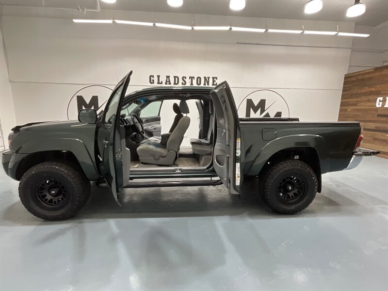 2011 Toyota Tacoma SR5 V6 4X4 LIFTED w. NEW WHEELS TIRES / 80k MILES  / Backup Camera / Towing Pkg - Photo 9 - Gladstone, OR 97027