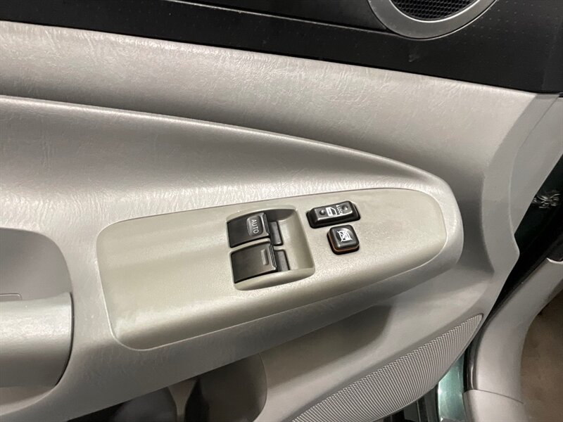 2011 Toyota Tacoma SR5 V6 4X4 LIFTED w. NEW WHEELS TIRES / 80k MILES  / Backup Camera / Towing Pkg - Photo 35 - Gladstone, OR 97027