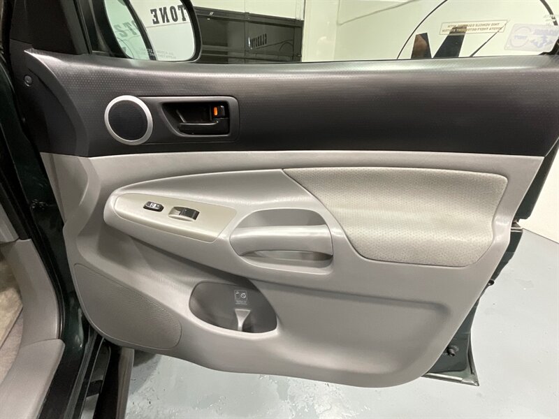 2011 Toyota Tacoma SR5 V6 4X4 LIFTED w. NEW WHEELS TIRES / 80k MILES  / Backup Camera / Towing Pkg - Photo 34 - Gladstone, OR 97027