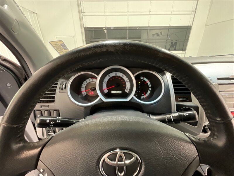 2011 Toyota Tacoma SR5 V6 4X4 LIFTED w. NEW WHEELS TIRES / 80k MILES  / Backup Camera / Towing Pkg - Photo 43 - Gladstone, OR 97027