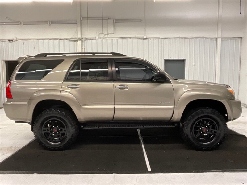 2009 Toyota 4Runner SR5 4X4 / 4.0L V6 / LIFTED w. NEW WHEELS TIRES  / LOCAL OREGON SUV / RUST FREE / NEW LIFT KIT w. NEW BF GOODRICH TIRES & NEW TOYOTA OEM TRD WHEELS / 123,000 MILES - Photo 4 - Gladstone, OR 97027