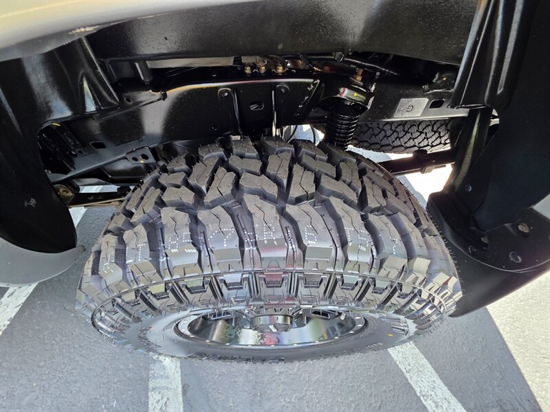 2011 Toyota Tacoma DOUBLE CAB 4X4 TRD OFF ROAD V6 DIFF LOCK / 6 SPEED MANUAL / LIFTED / BILSTIEN SUSPENSION LIFT / SPC CONTROL ARMS / 133 K MILES - Photo 52 - Portland, OR 97217