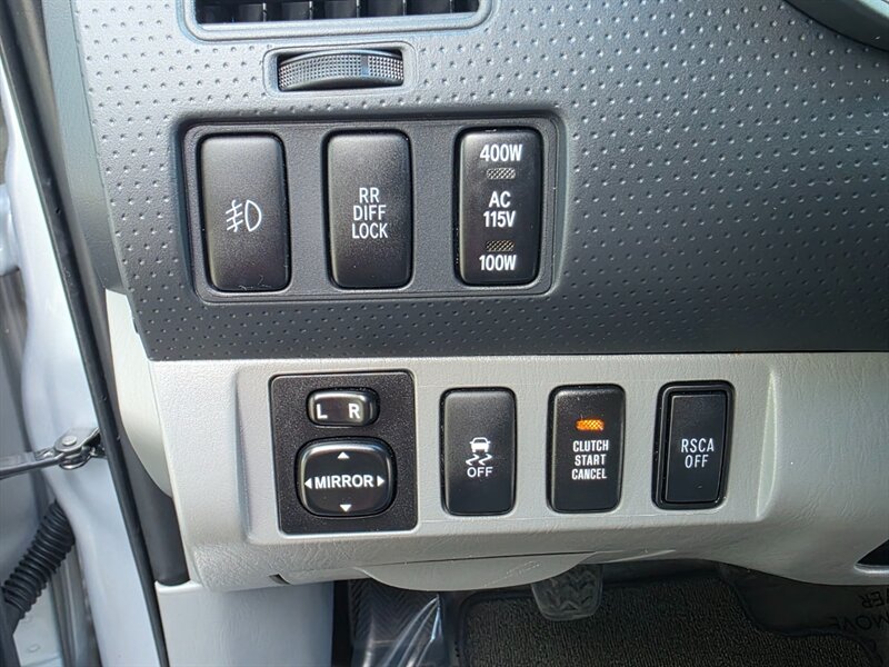 2011 Toyota Tacoma DOUBLE CAB 4X4 TRD OFF ROAD V6 DIFF LOCK / 6 SPEED MANUAL / LIFTED / BILSTIEN SUSPENSION LIFT / SPC CONTROL ARMS / 133 K MILES - Photo 21 - Portland, OR 97217
