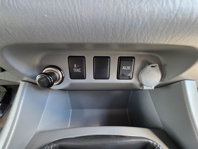 2011 Toyota Tacoma DOUBLE CAB 4X4 TRD OFF ROAD V6 DIFF LOCK / 6 SPEED MANUAL / LIFTED / BILSTIEN SUSPENSION LIFT / SPC CONTROL ARMS / 133 K MILES - Photo 41 - Portland, OR 97217