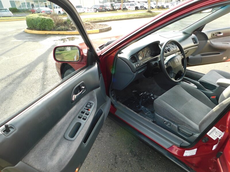 1995 Honda Accord EX / 2-Owners / Sunroof / Excel Cond - Photo 9 - Portland, OR 97217