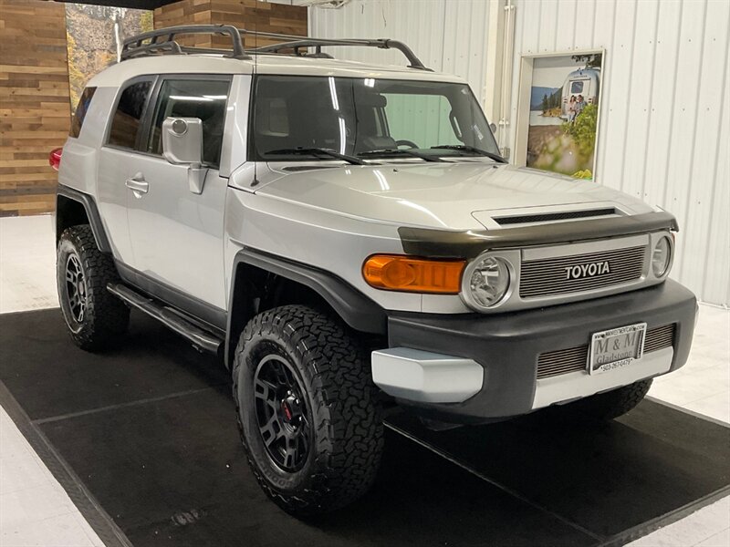 2007 Toyota FJ Cruiser Sport Utility 4X4 /LIFTED w. NEW WHEELS & TIRES  / LOCAL SUV / RUST FREE / REAR E-LOCKERS / TRD WHEELS & BF GOODRICH TIRES / 146,000 MILES - Photo 2 - Gladstone, OR 97027