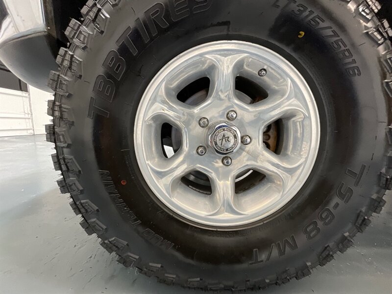 1997 Ford F-150 XLT Regular Cab 4X4 / 4.6L V8 / 5-SPEED MANUAL / LIFTED w. BRAND NEW TIRES / ZERO RUST - Photo 46 - Gladstone, OR 97027